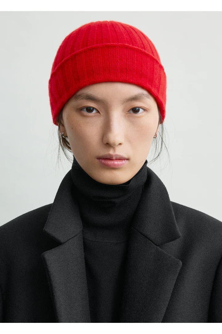 TOTEME 캐시미어 비니 포피의 포피컬러 1번쨰 이미지입니다.