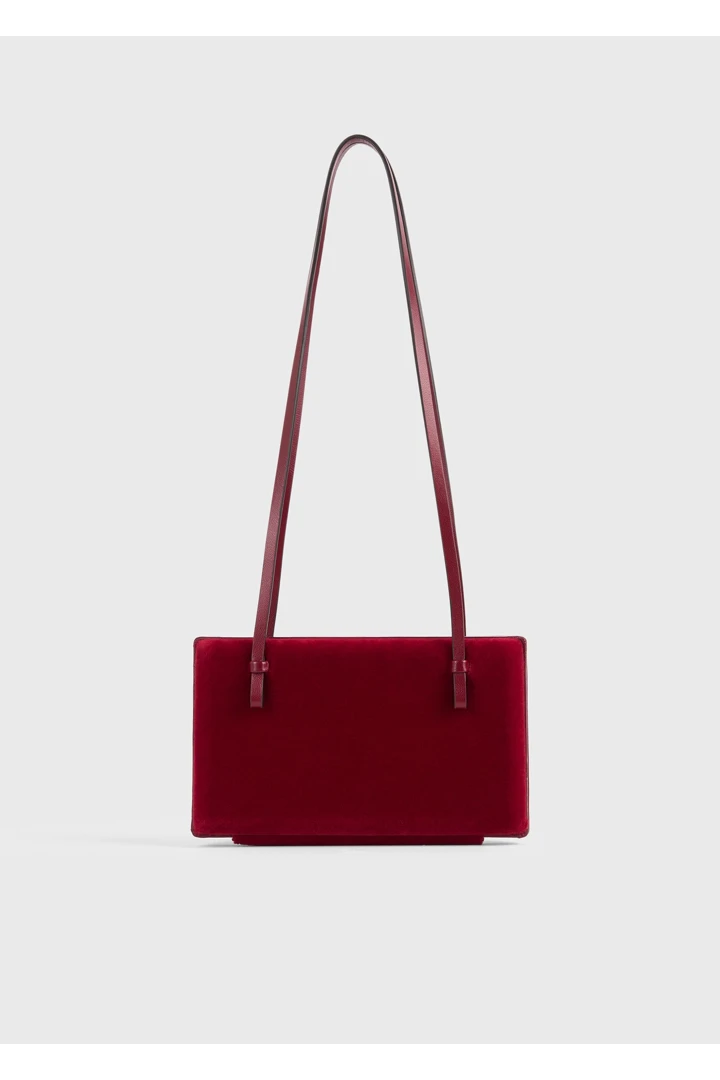 TOTEME 칵테일 벨벳 백 레드의 레드컬러 8번쨰 이미지입니다.