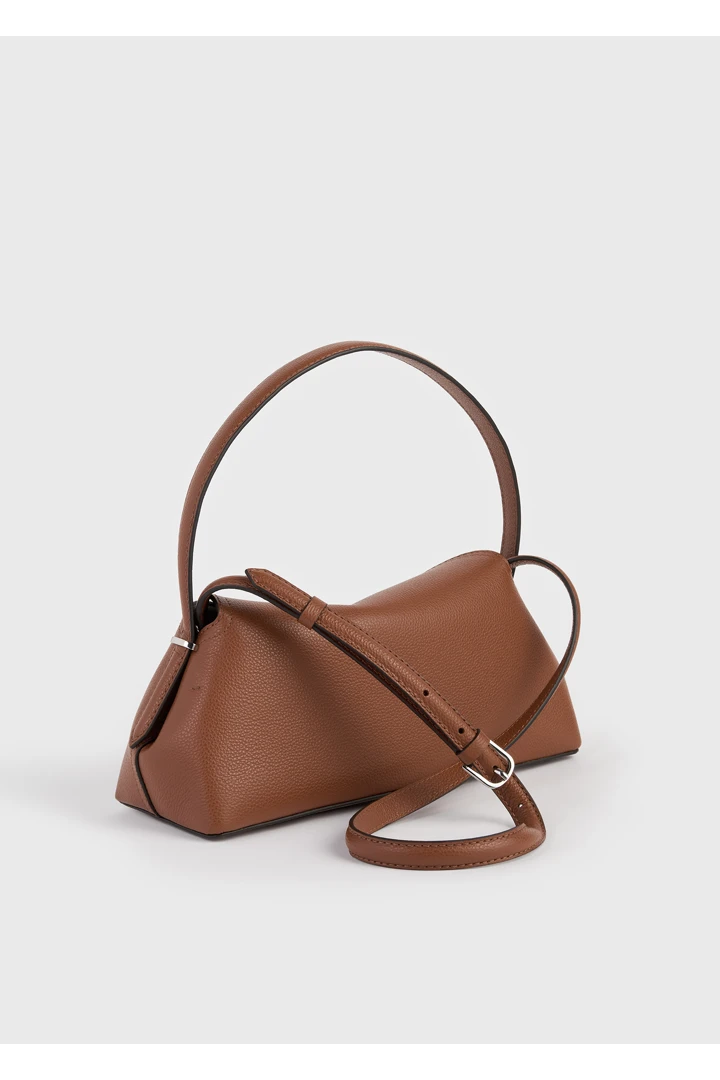 TOTEME 티-락 그레인 레더 숄더 시에나의 시에나컬러 7번쨰 이미지입니다.