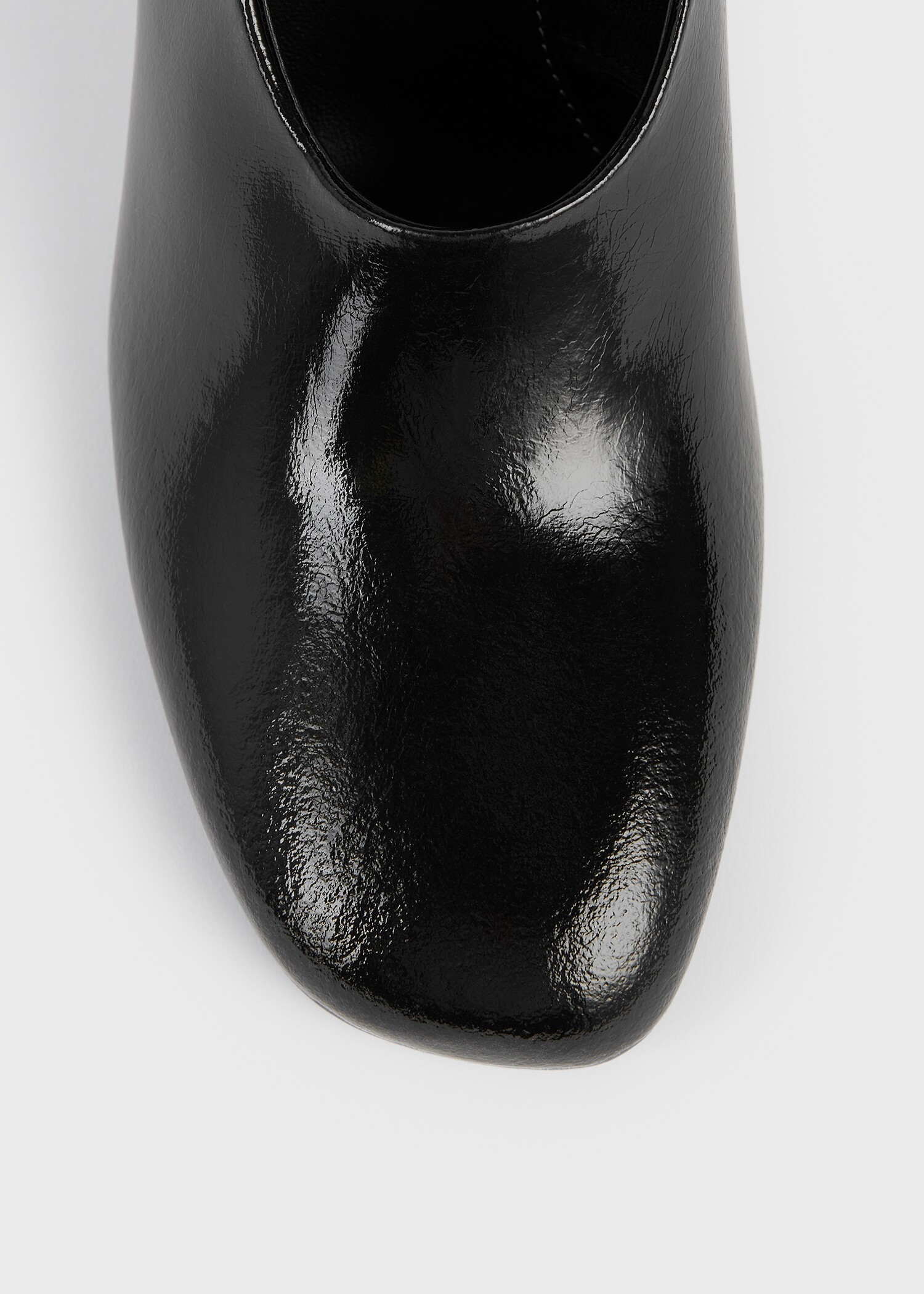TOTEME 컨투어 나플락 펌프스 블랙의 블랙컬러 4번쨰 이미지입니다.