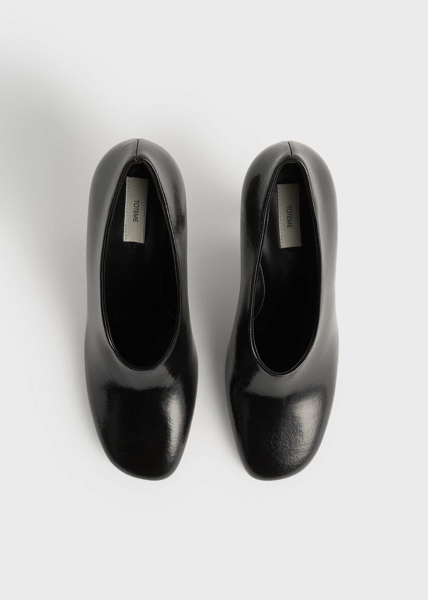 TOTEME 컨투어 나플락 펌프스 블랙의 블랙컬러 6번쨰 이미지입니다.