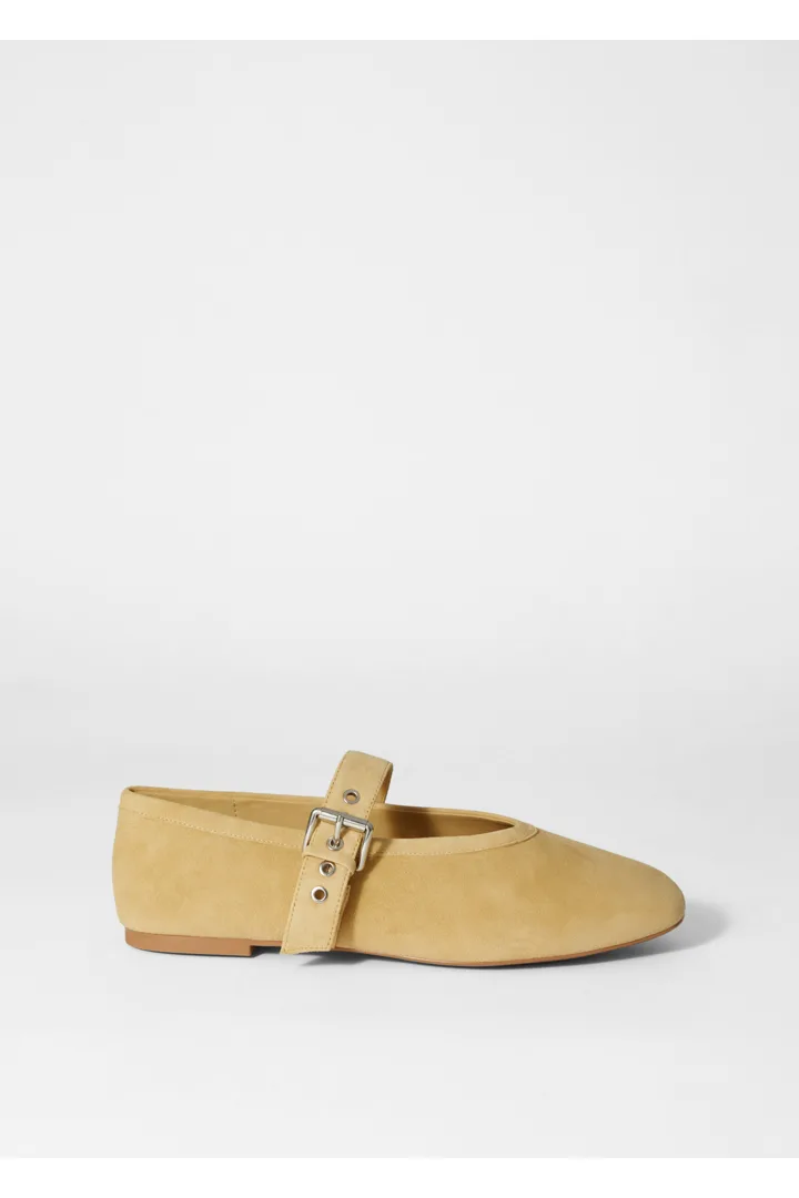 앤아더스토리즈 메리 제인 발레 플랫의 옐로우 스웨이드컬러 Product입니다.