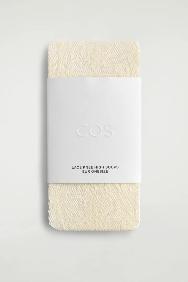 COS default image 4 of 화이트 in 플로럴 자카드 레이스 니삭스