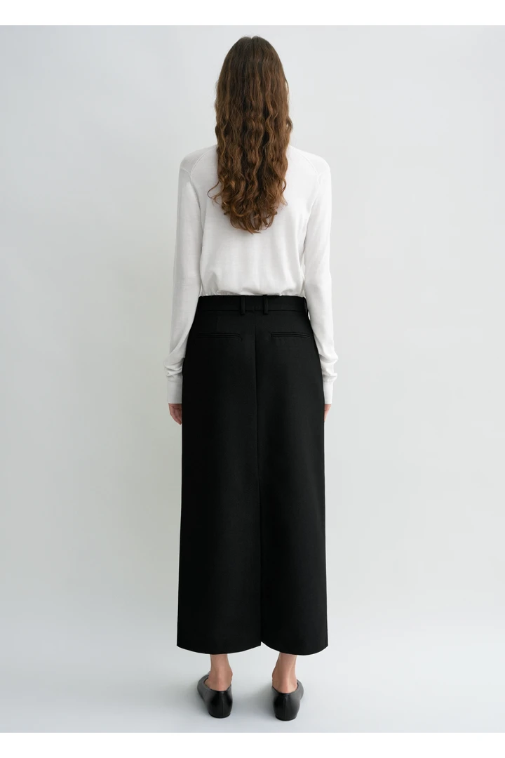 TOTEME 파인 크루 니트 에크루의 에크루컬러 2번쨰 이미지입니다.