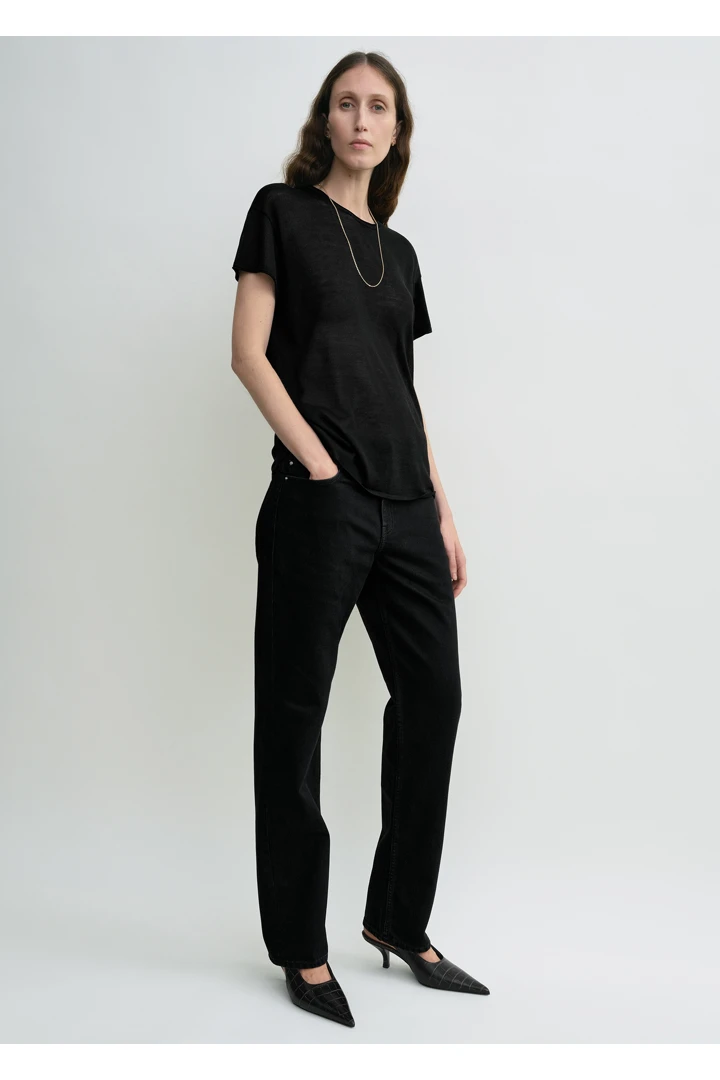 TOTEME default image 17 of 블랙 in 실크 티셔츠 블랙