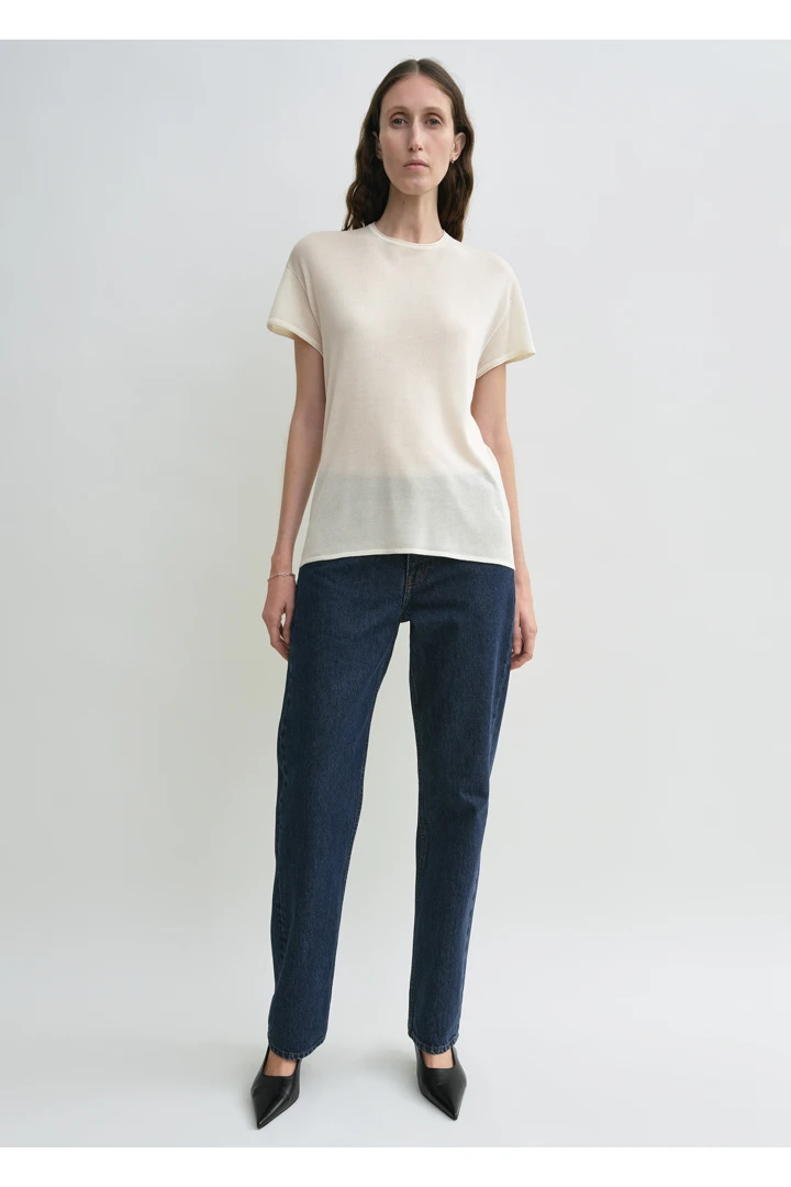 TOTEME default image 18 of 크림 in 실크 티셔츠 에크루