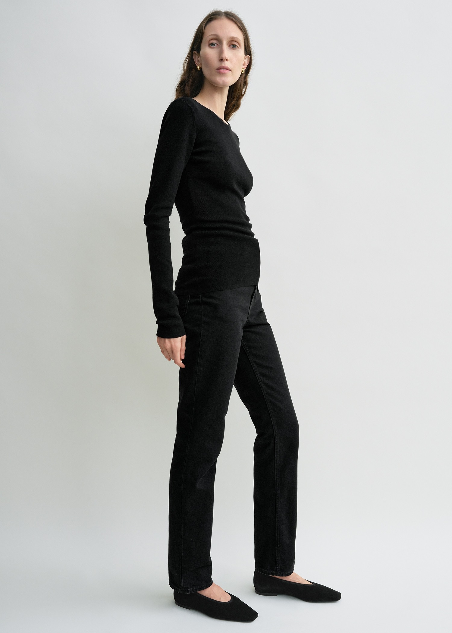 TOTEME 컴팩트 코튼 탑 블랙의 블랙컬러 1번쨰 이미지입니다.