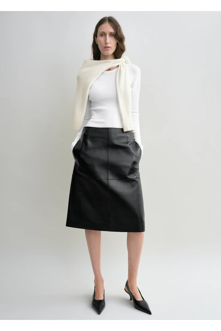 TOTEME default image 16 of 화이트 in 컴팩트 코튼 탑 화이트