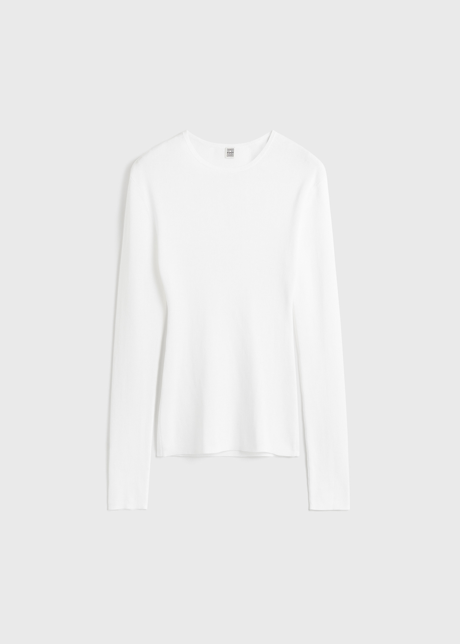 TOTEME 컴팩트 코튼 탑 화이트의 화이트컬러 4번쨰 이미지입니다.