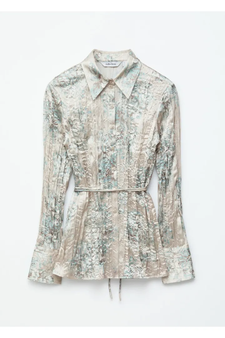 앤아더스토리즈 타이 벨트 크레이프 셔츠의 라이트 그레이 플로럴컬러 Product입니다.