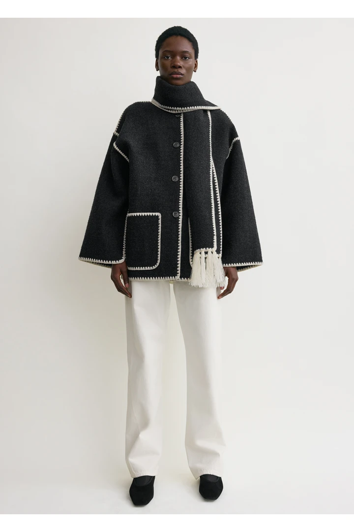 TOTEME 엠브로이더드 스카프 재킷 다크 그레이 멜란지의 다크 그레이 멜란지컬러 0번쨰 이미지입니다.