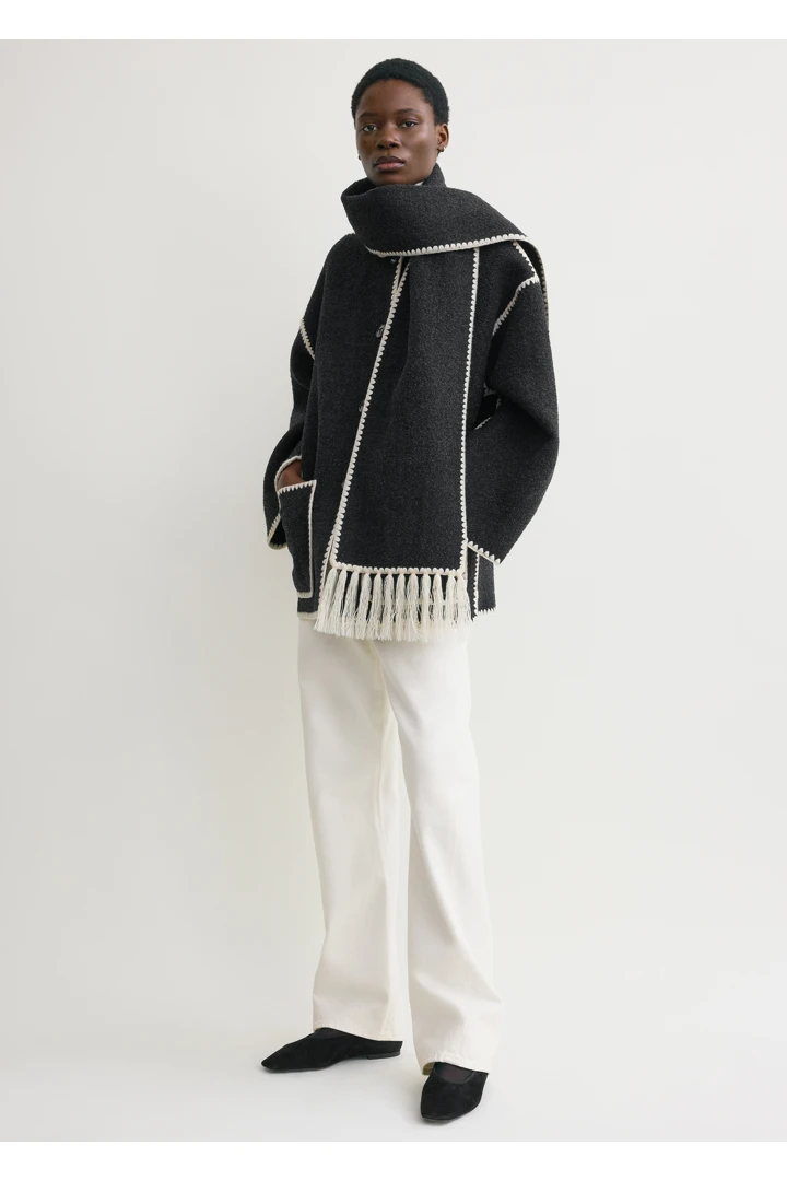 TOTEME 엠브로이더드 스카프 재킷 다크 그레이 멜란지의 다크 그레이 멜란지컬러 1번쨰 이미지입니다.