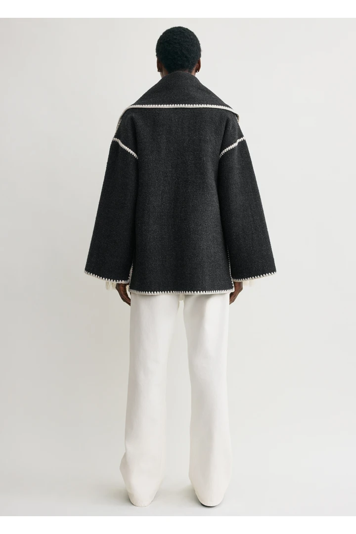 TOTEME 엠브로이더드 스카프 재킷 다크 그레이 멜란지의 다크 그레이 멜란지컬러 2번쨰 이미지입니다.