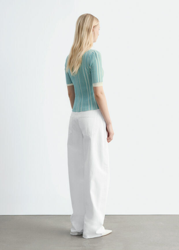 앤아더스토리즈 쇼트 슬리브 립 니트 가디건의 터쿼이즈컬러 ECOMLook입니다.