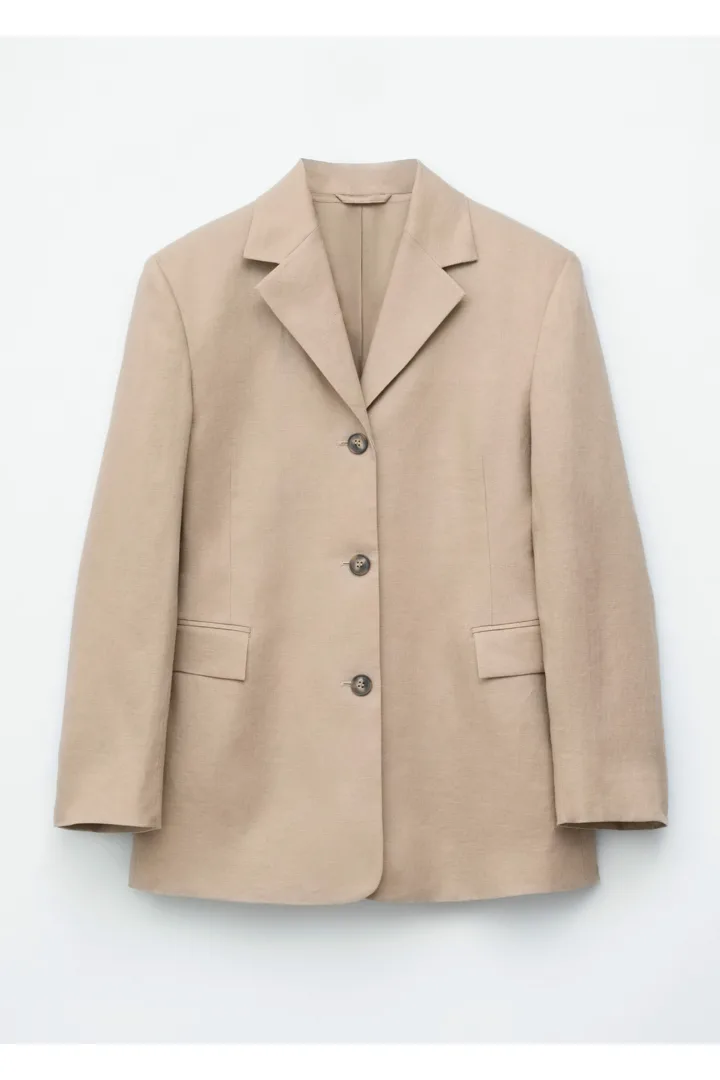 앤아더스토리즈 테이퍼드 리넨 블레이저의 베이지컬러 Product입니다.