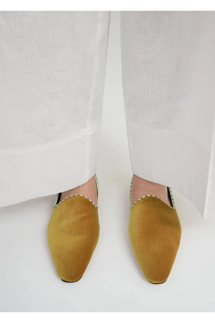 TOTEME 벨벳 베니션 슬리퍼 사프란의 사프란컬러 1번쨰 이미지입니다.