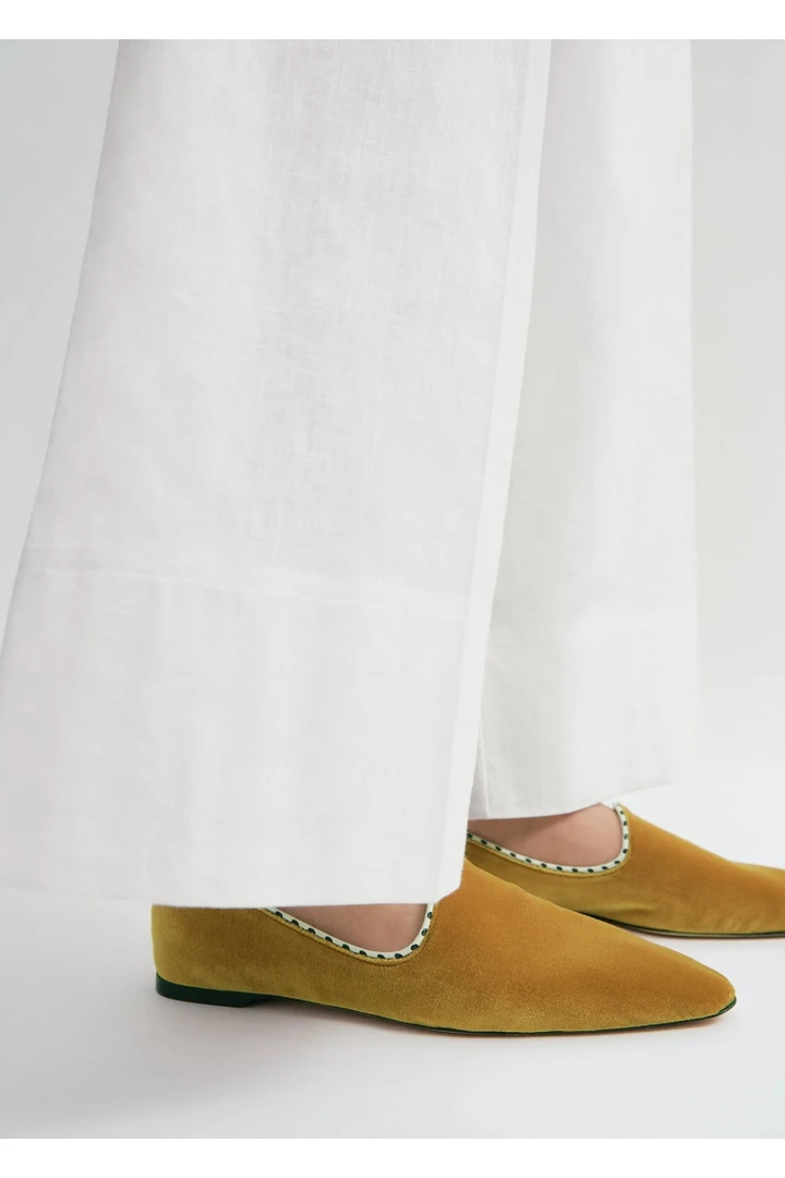 TOTEME 벨벳 베니션 슬리퍼 사프란의 사프란컬러 2번쨰 이미지입니다.