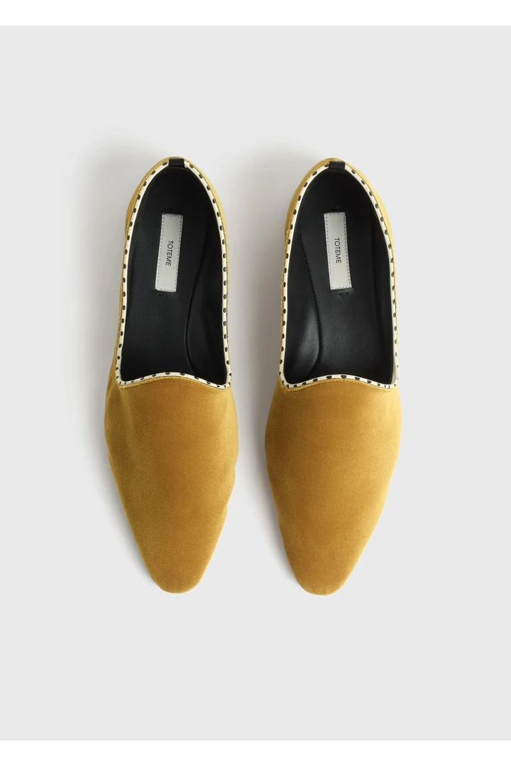 TOTEME 벨벳 베니션 슬리퍼 사프란의 사프란컬러 5번쨰 이미지입니다.