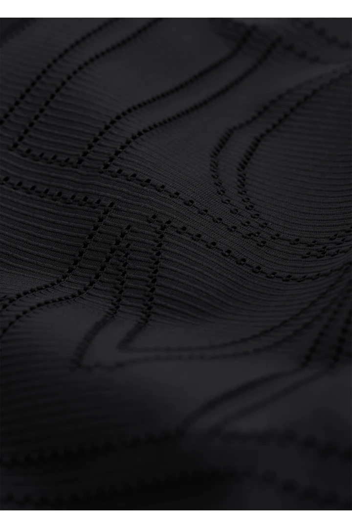 TOTEME 모노그램 포인텔 스윔수트 블랙의 블랙컬러 4번쨰 이미지입니다.