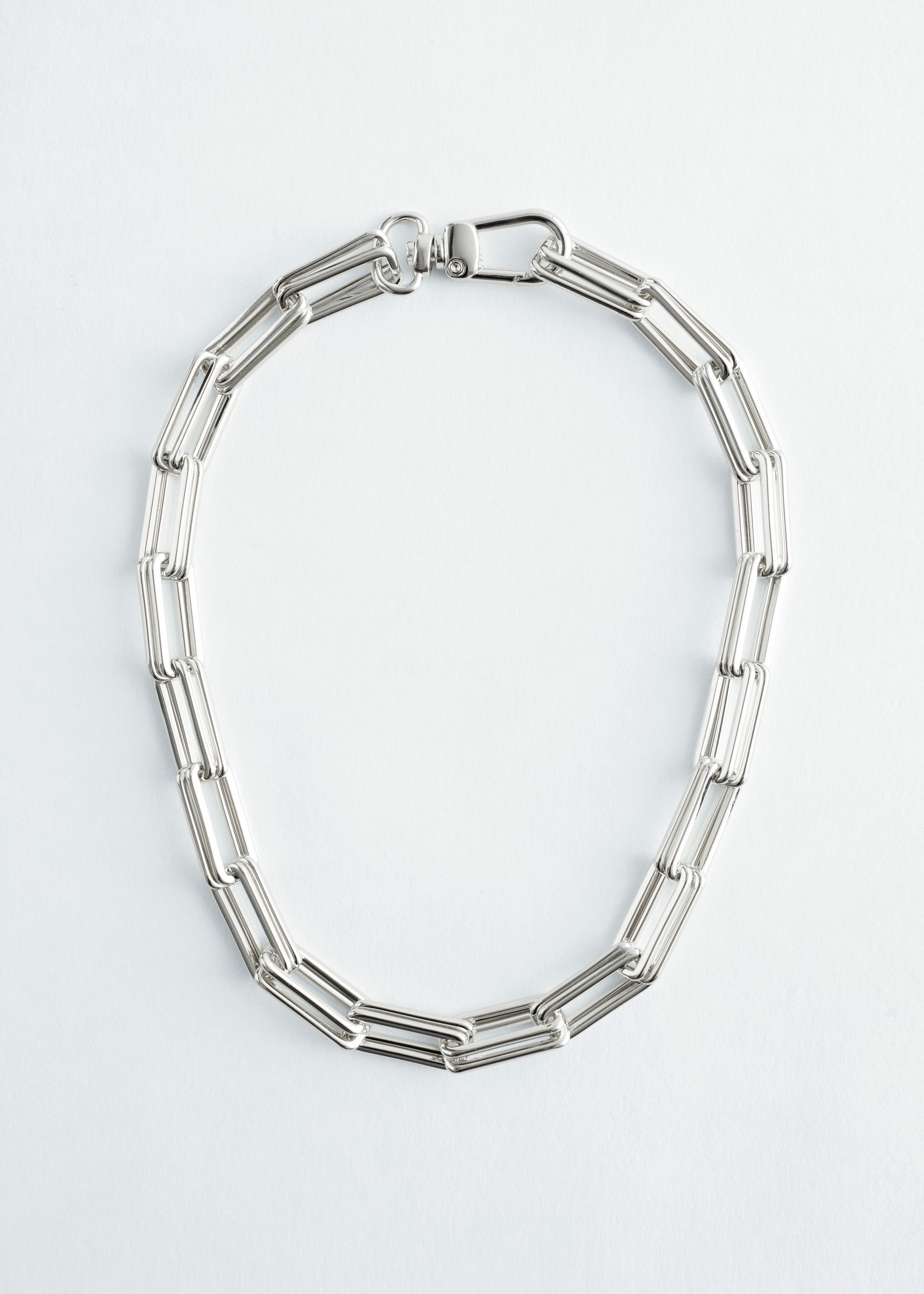 앤아더스토리즈 청키 체인 링크 네크리스의 실버컬러 Product입니다.