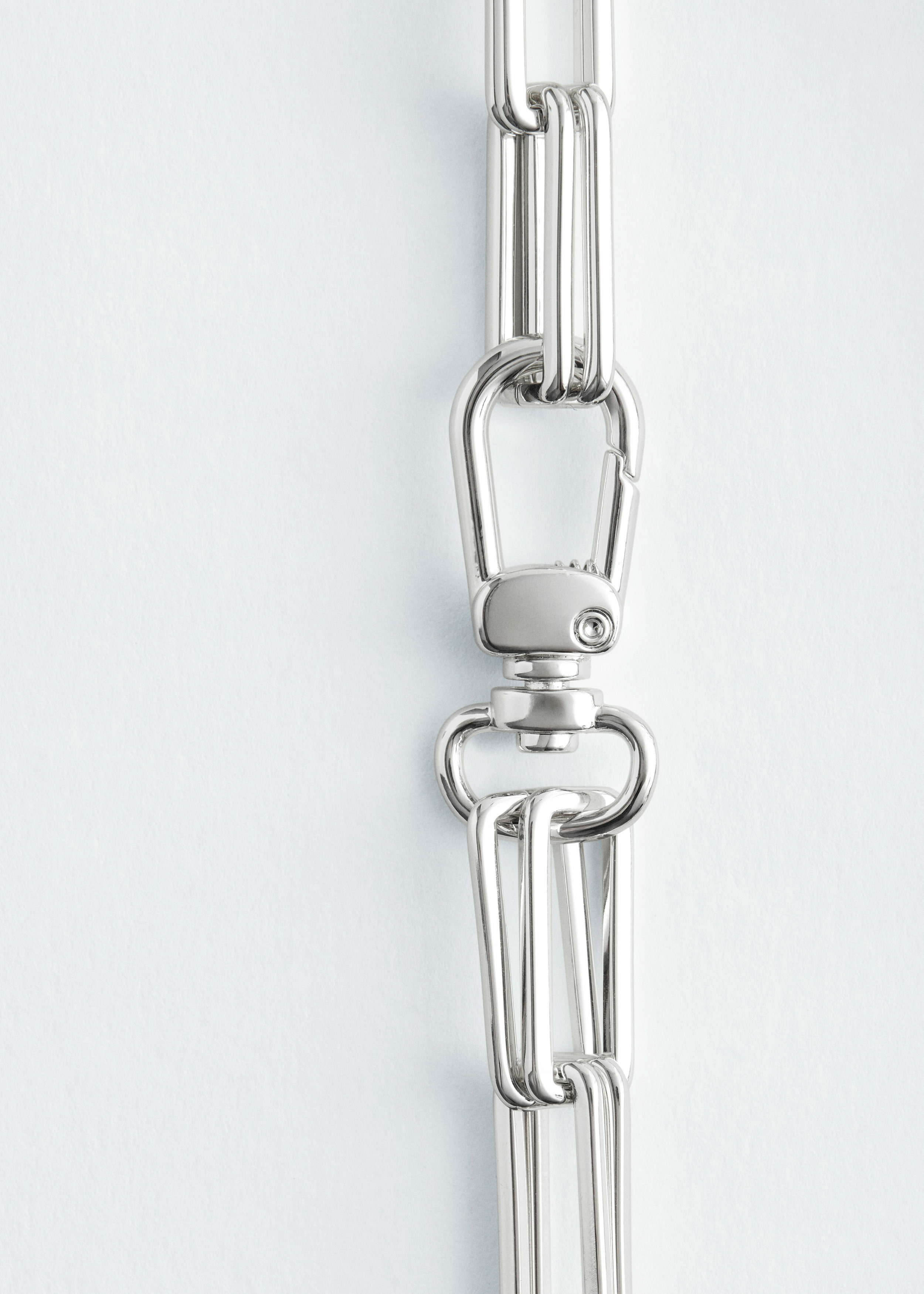 앤아더스토리즈 청키 체인 링크 네크리스의 실버컬러 Detail입니다.