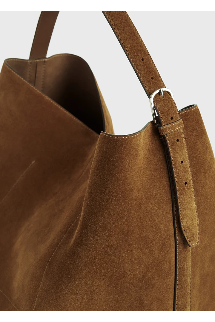 TOTEME 벨티드 토트백 탄의 탄컬러 3번쨰 이미지입니다.