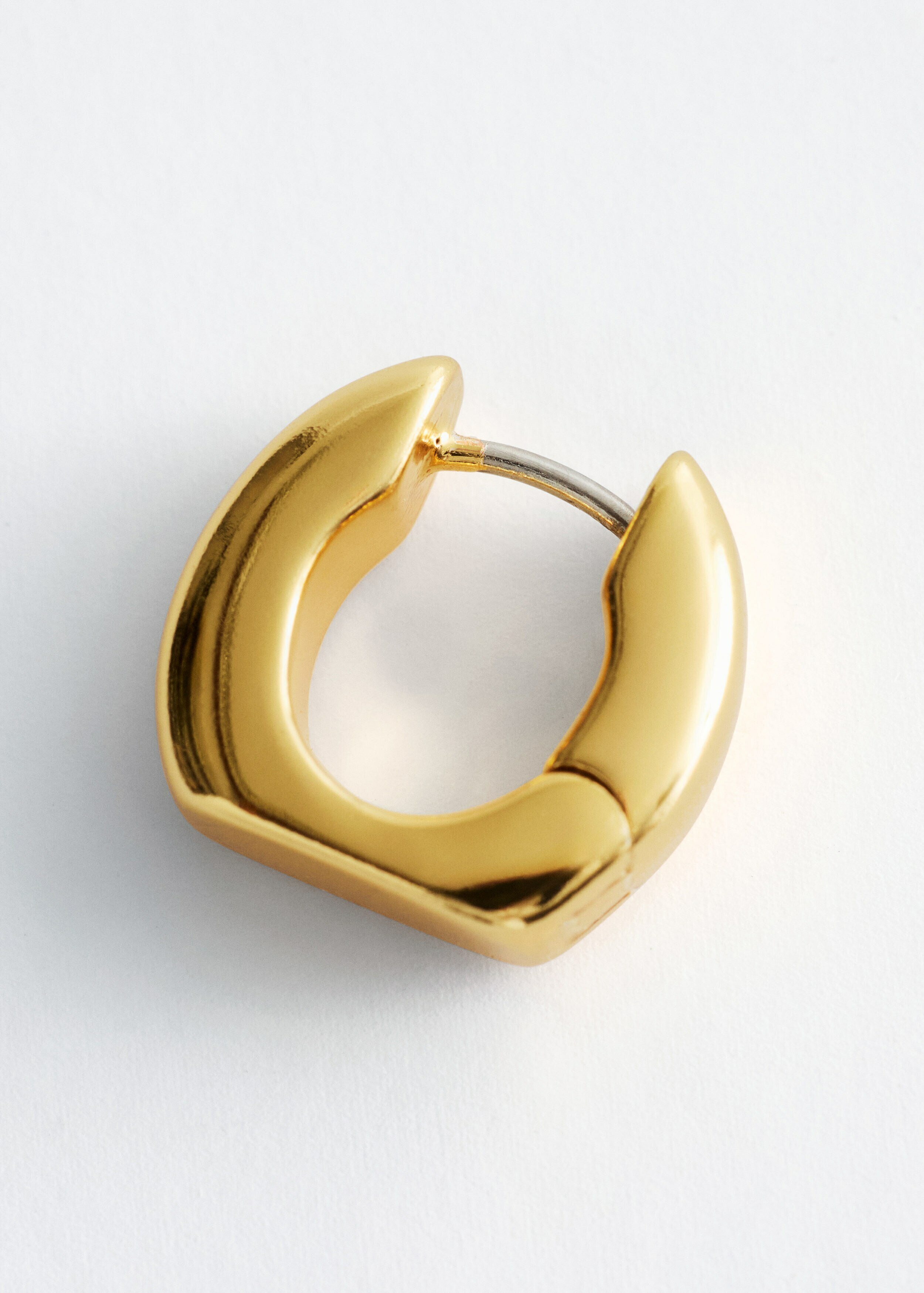 앤아더스토리즈 청키 후프 이어링의 골드컬러 Product입니다.