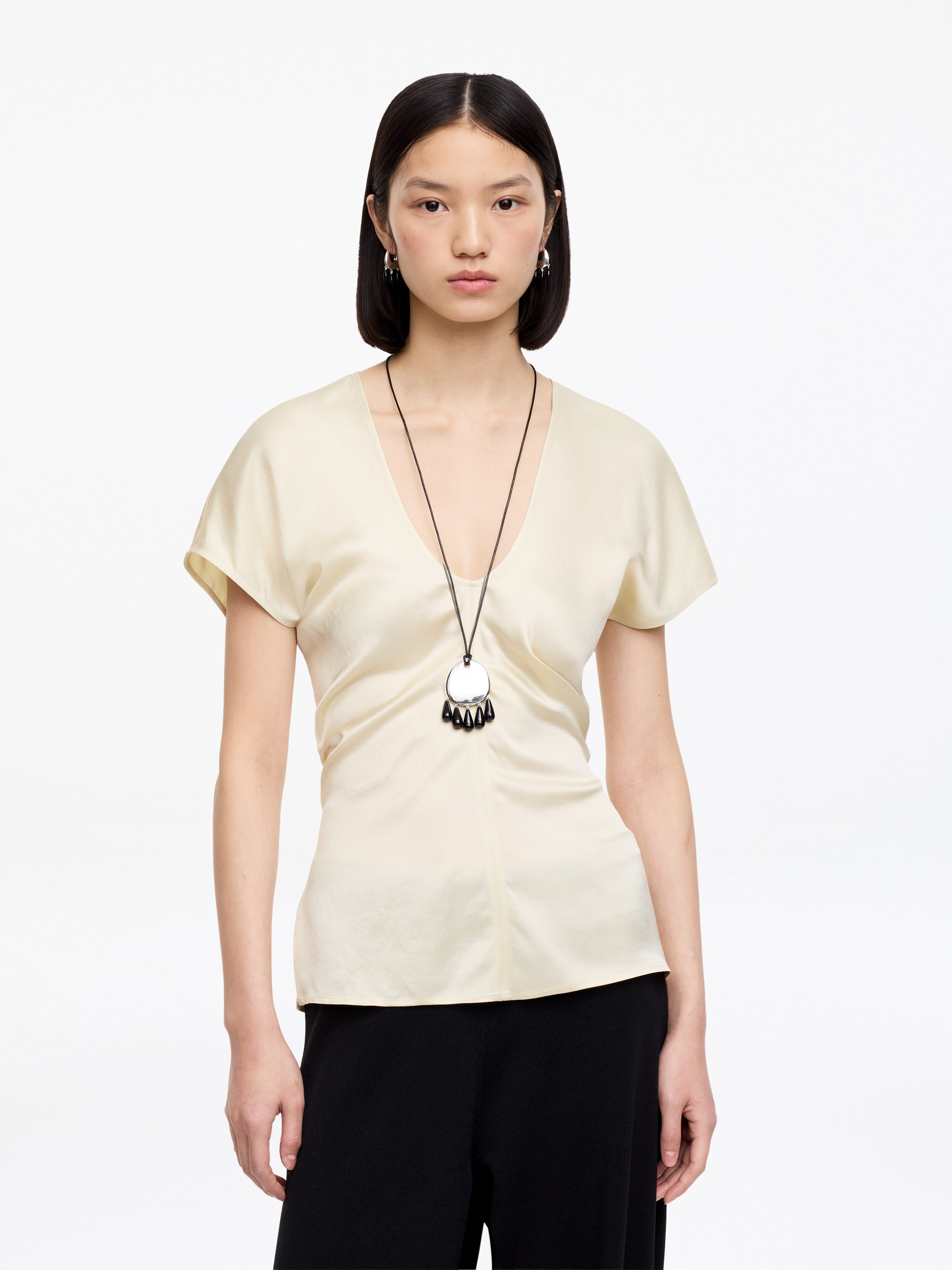 드레이프 새틴 탑