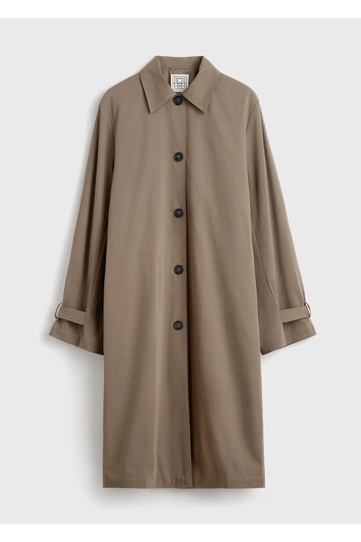 TOTEME 라이트 스프링 트렌치 코트 헤이즐의 헤이즐컬러 4번쨰 이미지입니다.