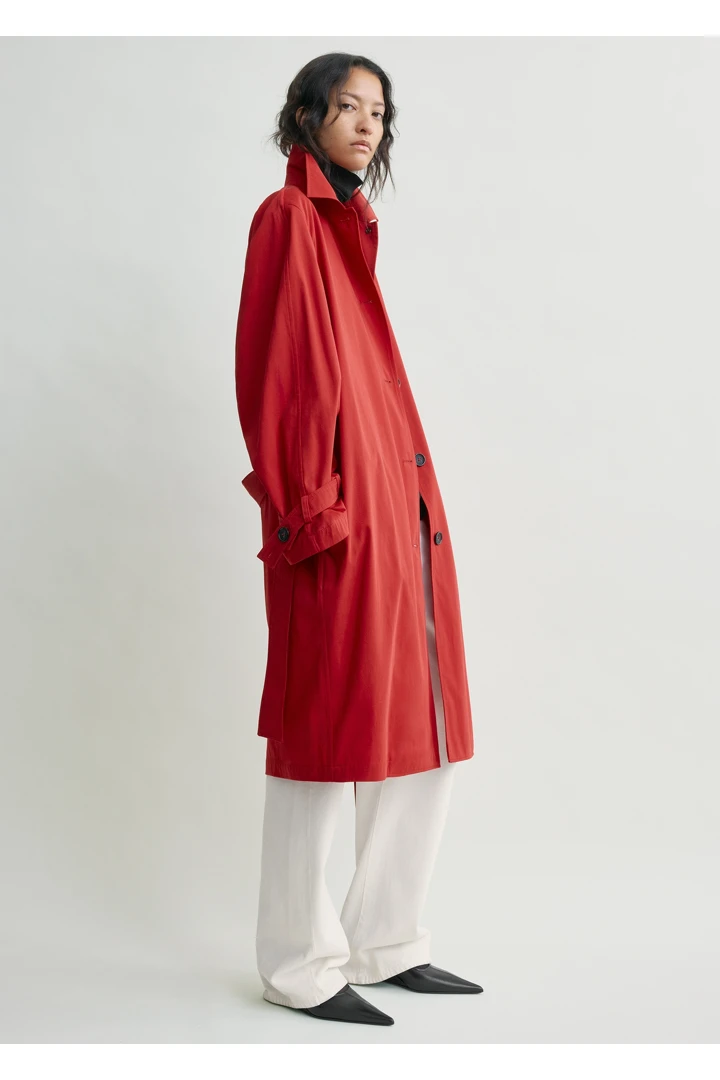 TOTEME 라이트 스프링 트렌치 코트 포피의 포피컬러 1번쨰 이미지입니다.