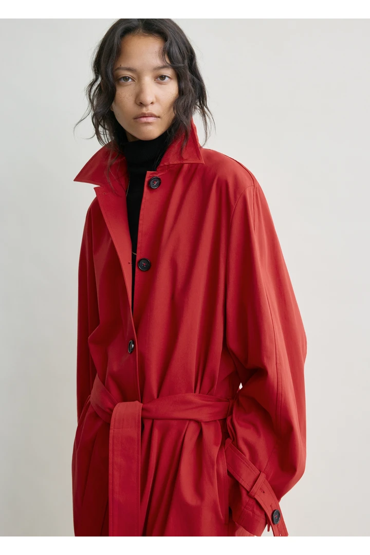 TOTEME 라이트 스프링 트렌치 코트 포피의 포피컬러 3번쨰 이미지입니다.
