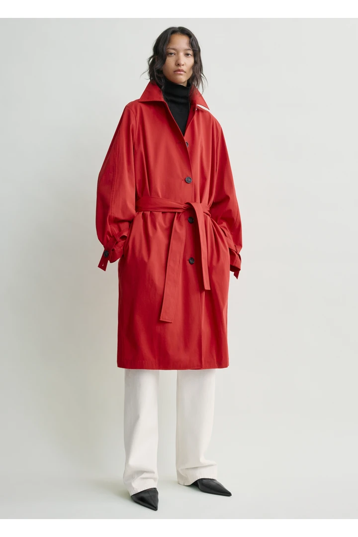 TOTEME 라이트 스프링 트렌치 코트 포피의 포피컬러 4번쨰 이미지입니다.