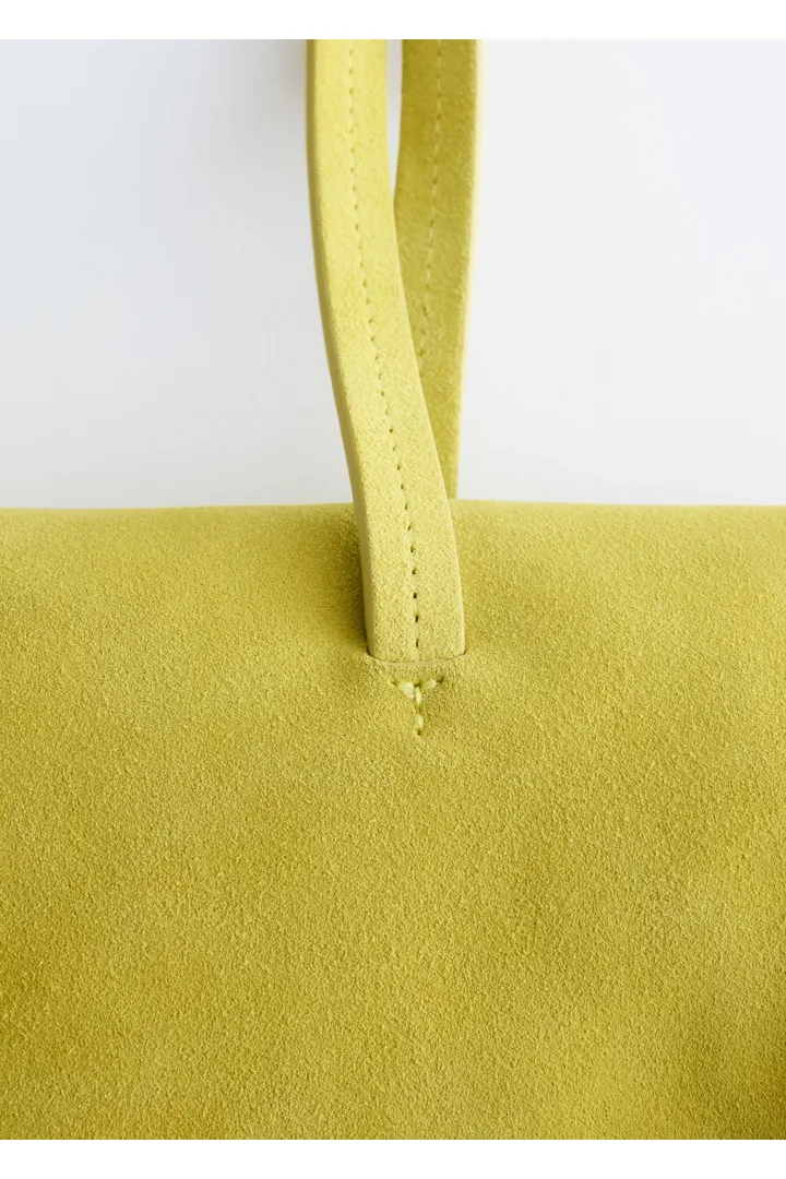 앤아더스토리즈 슬림 숄더 백의 브라이트 옐로우컬러 Product입니다.