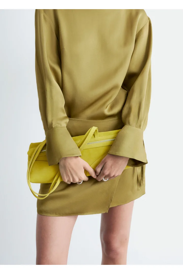 앤아더스토리즈 슬림 숄더 백의 브라이트 옐로우컬러 ECOMLook입니다.