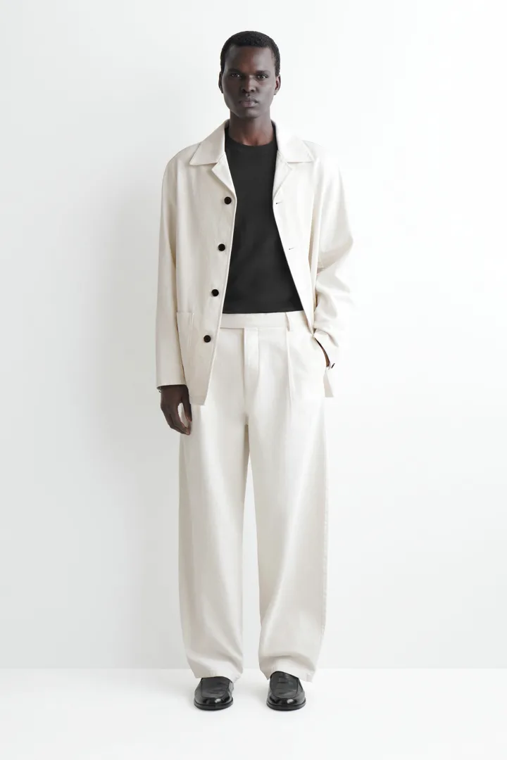 COS default image 0 of 화이트 in 벨티드 데님 릴랙스드 핏 배럴 레그 트라우저