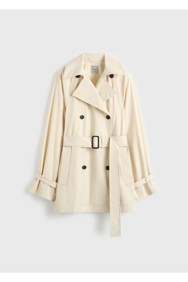 TOTEME 워시드 코튼 트렌치 스톤의 스톤컬러 5번쨰 이미지입니다.