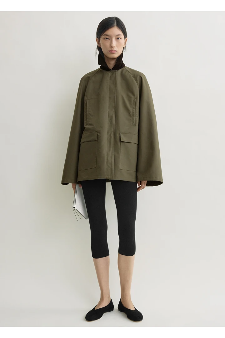 TOTEME 썸머 컨트리 재킷 카키의 카키컬러 0번쨰 이미지입니다.