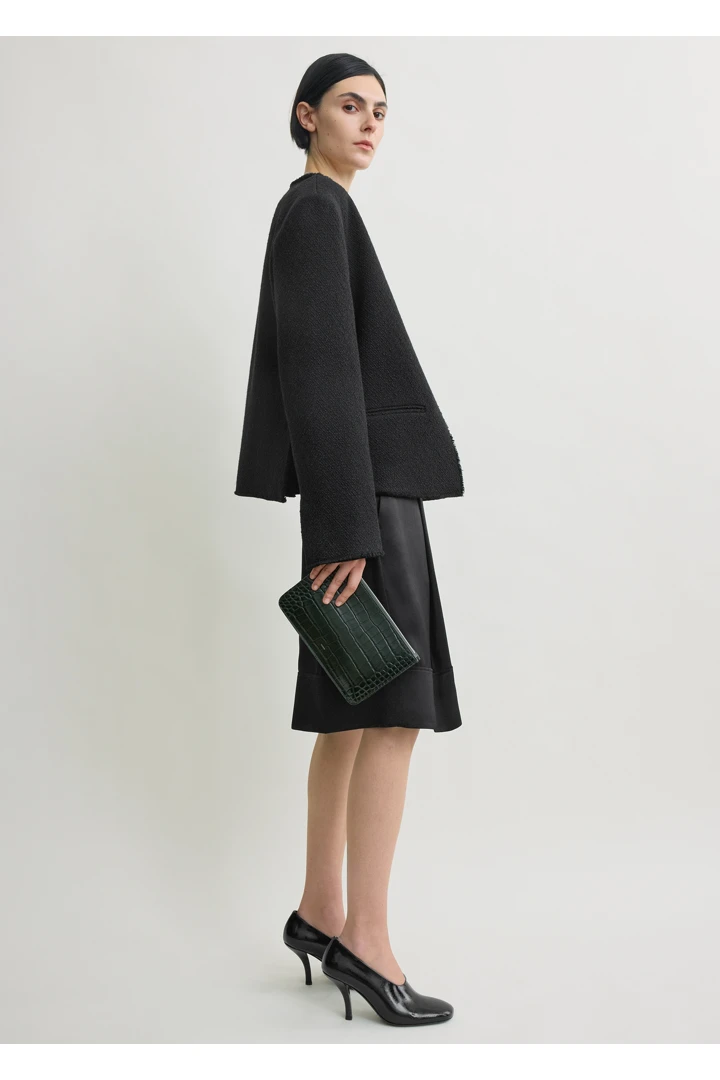 TOTEME 오픈 프론트 부클레 블레이저 블랙의 블랙컬러 1번쨰 이미지입니다.