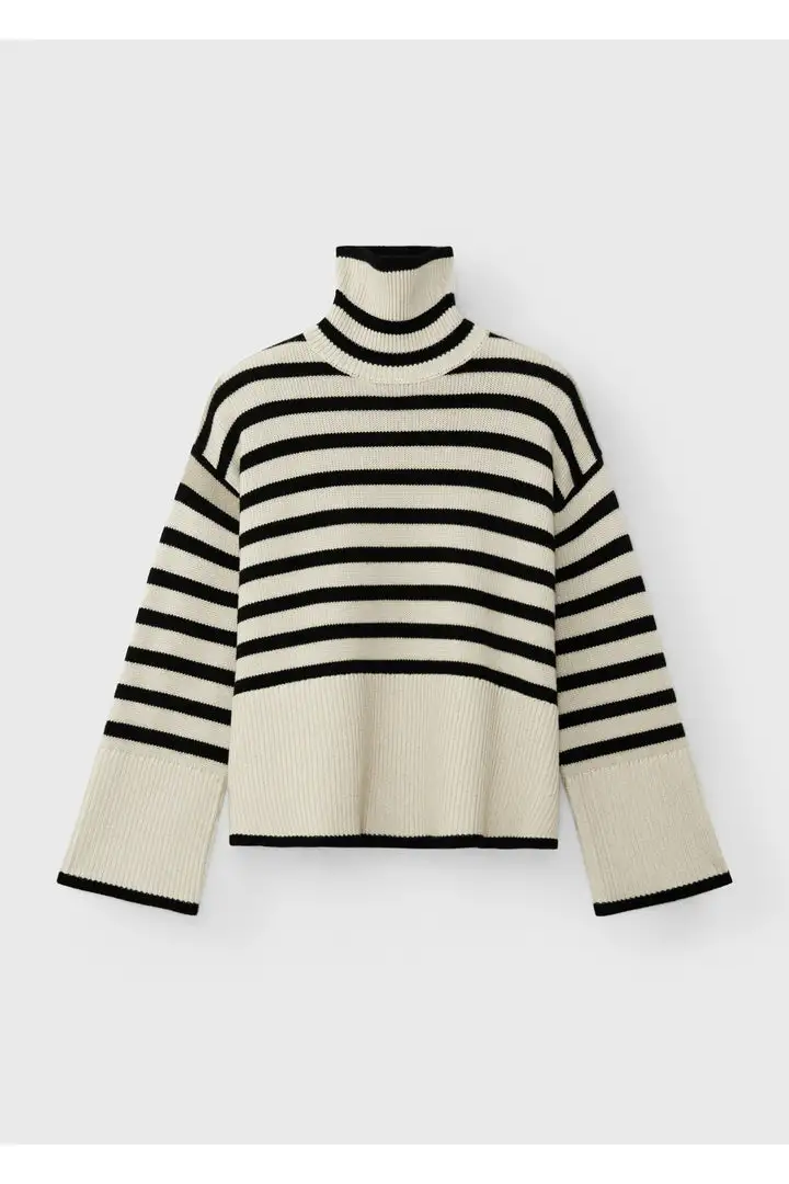 시그니처 스트라이프 터틀넥 라이트 샌드