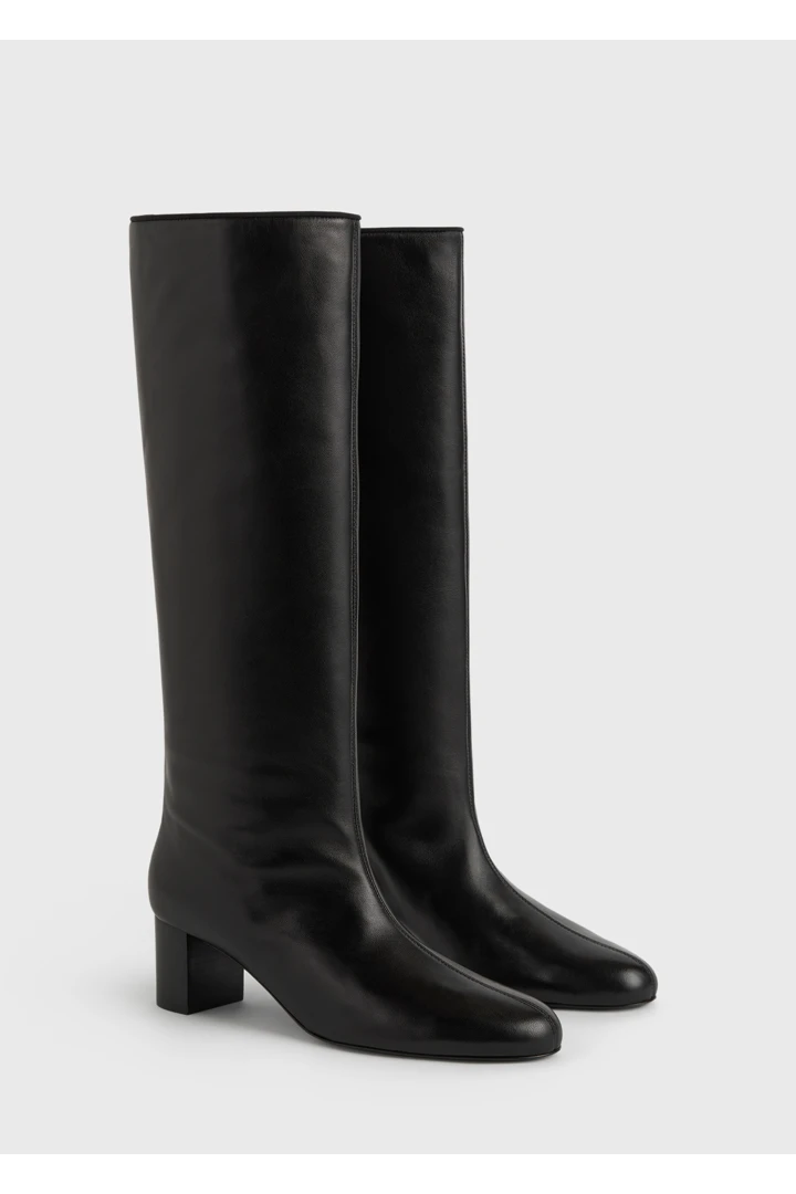 TOTEME 다운타운 나파 니하이 부츠 블랙의 블랙컬러 3번쨰 이미지입니다.