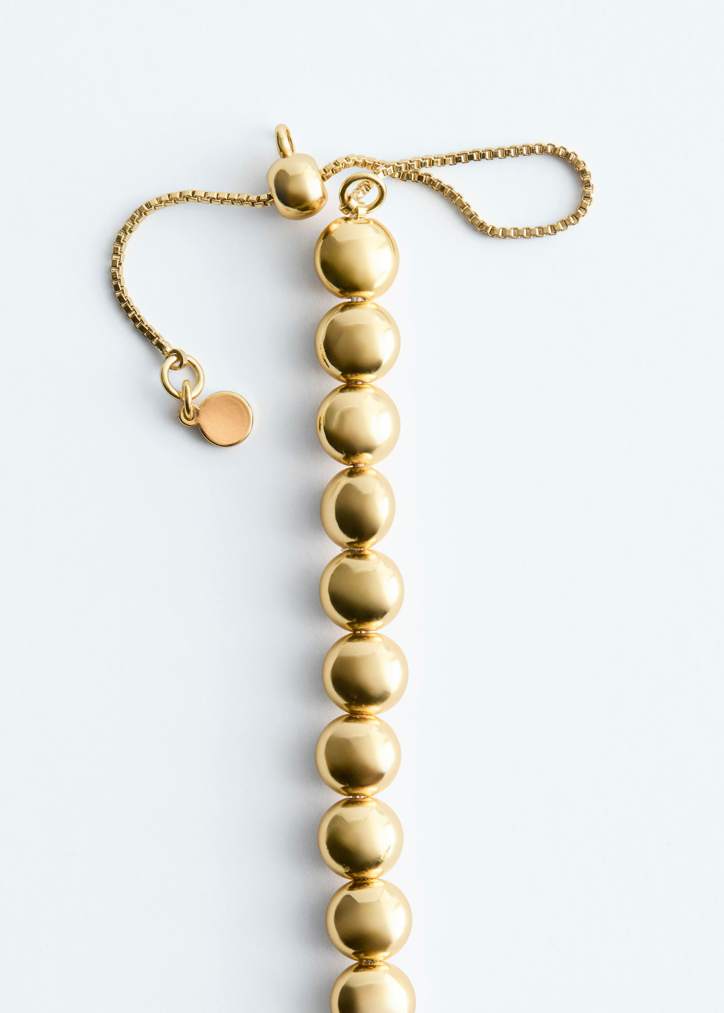 앤아더스토리즈 쇼트 비즈 네크리스의 골드컬러 Detail입니다.