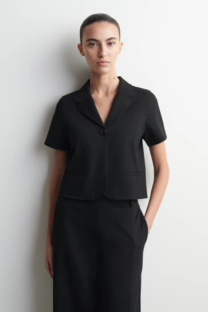 COS default image 10 of 블랙 in 트윌 저지 쇼트 슬리브 블레이저