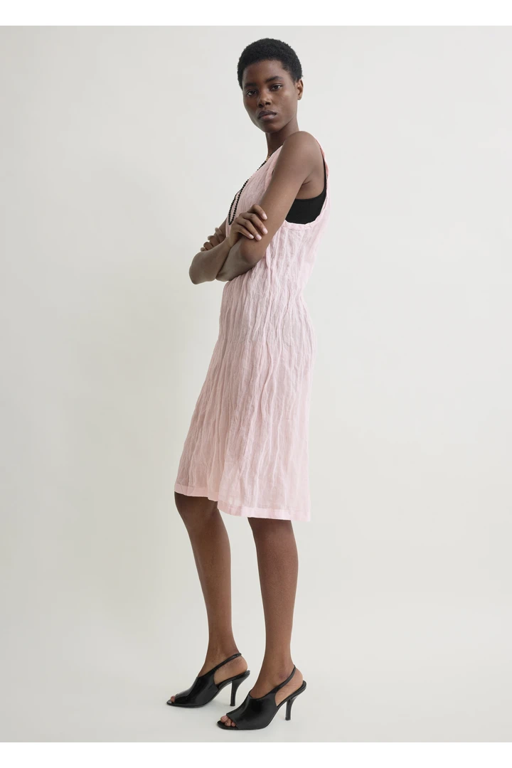 TOTEME 크링클드 거즈 탱크탑 드레스 블룸의 블룸컬러 1번쨰 이미지입니다.