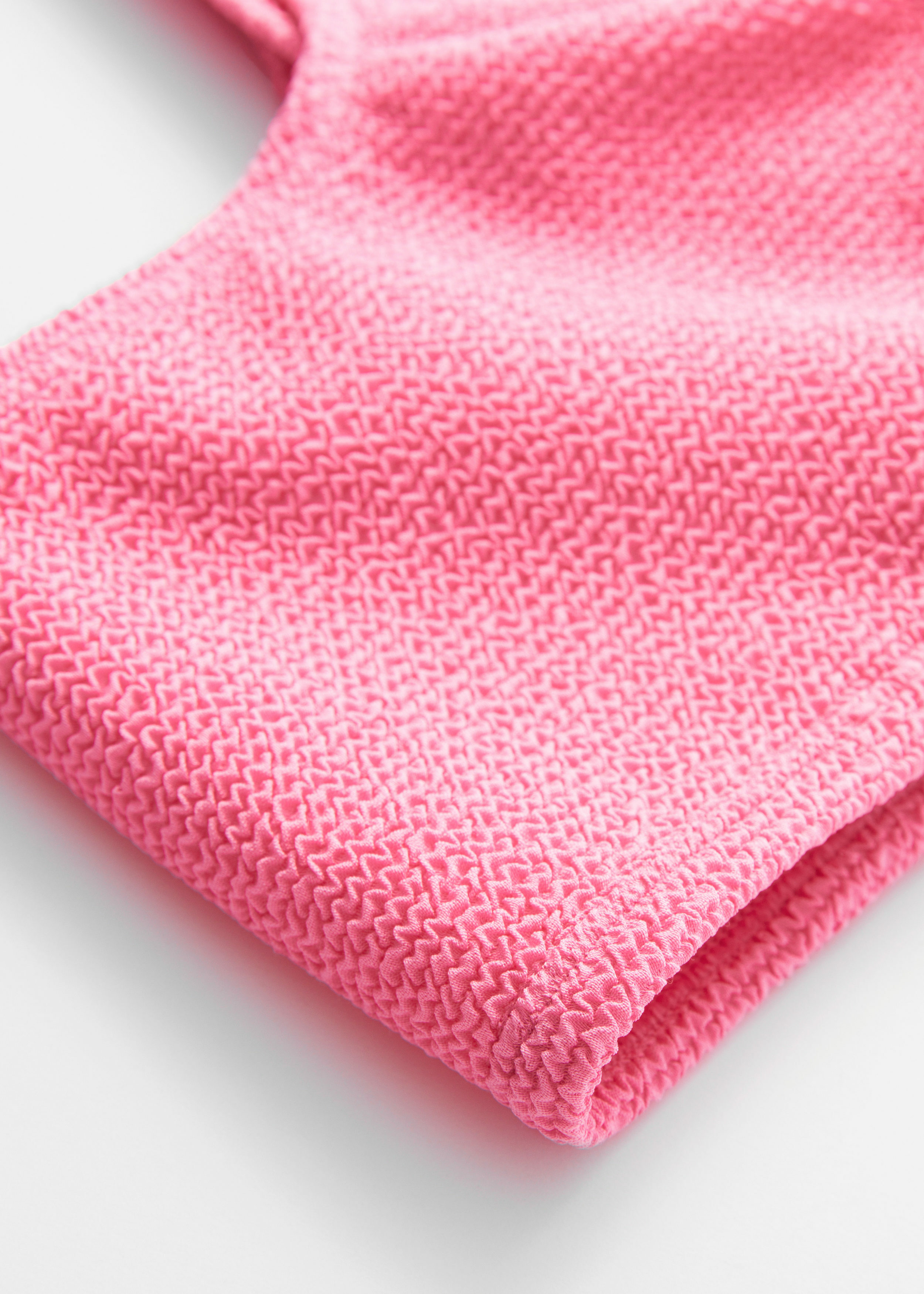 앤아더스토리즈 텍스처드 스퀘어 넥 비키니 탑의 핑크컬러 Detail입니다.