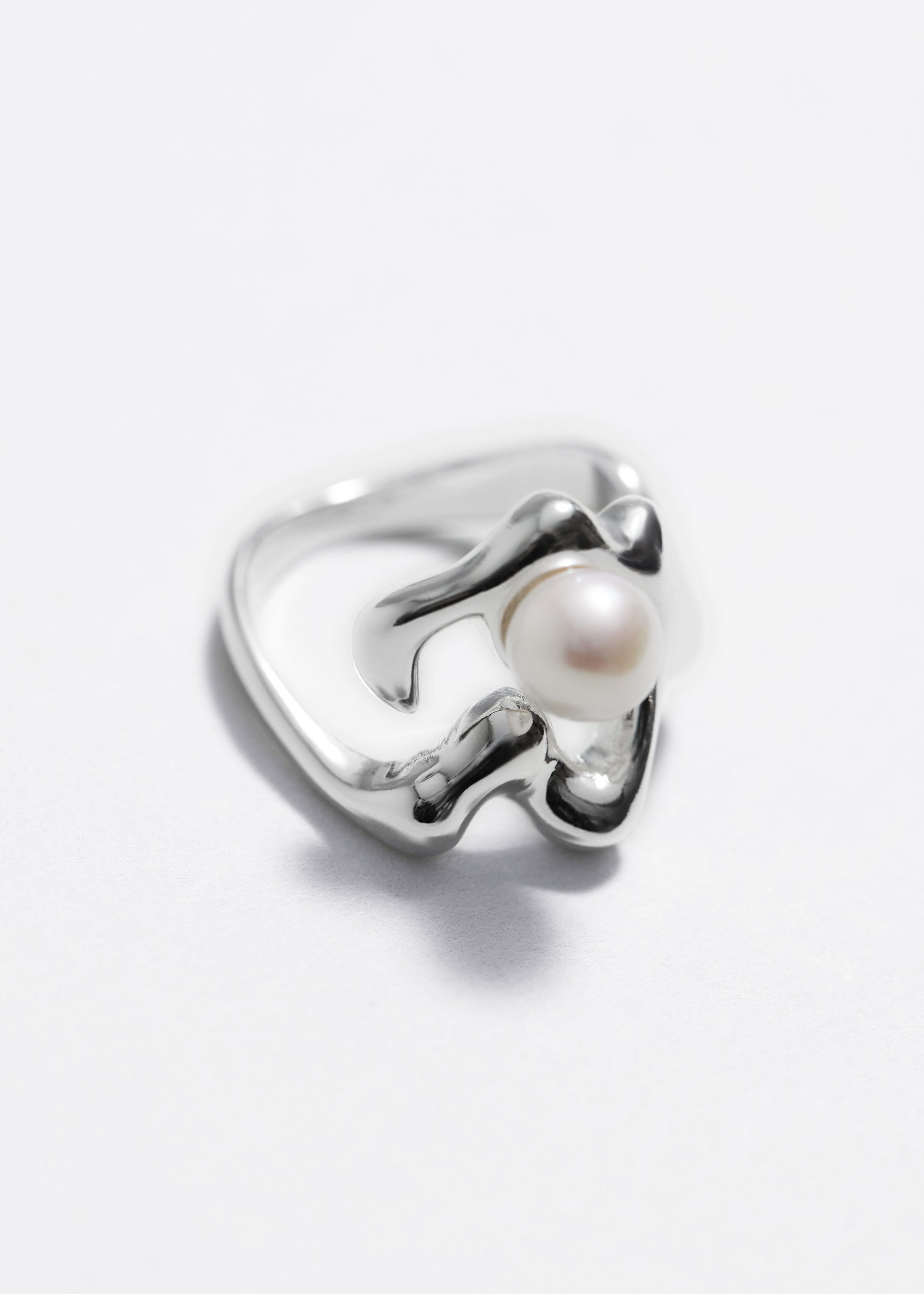 앤아더스토리즈 프레시워터 펄 링의 실버-펄컬러 Product입니다.