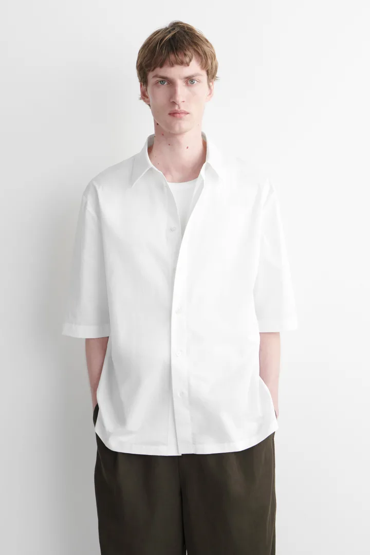 COS default image 12 of 화이트 in 쇼트 슬리브 코튼 셔츠