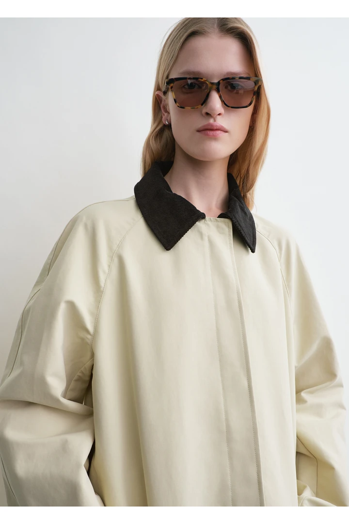 TOTEME 썸머 컨트리 코트 피넛의 피넛컬러 3번쨰 이미지입니다.