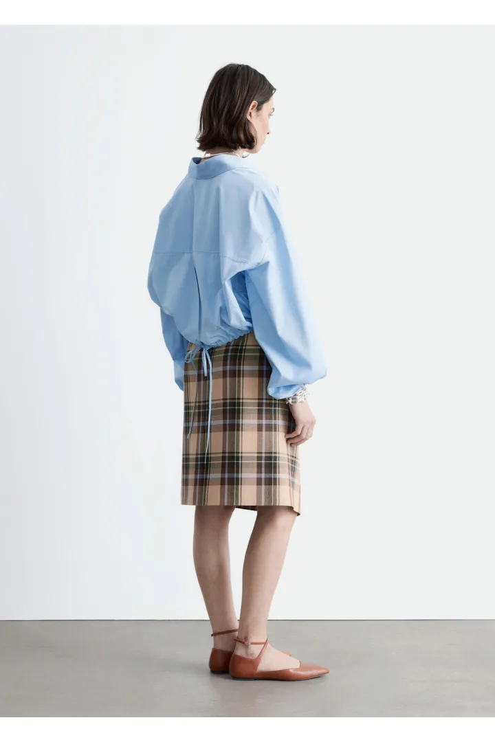 앤아더스토리즈 니 렝스 타탄 랩 스커트의 베이지-타탄컬러 ECOMLook입니다.