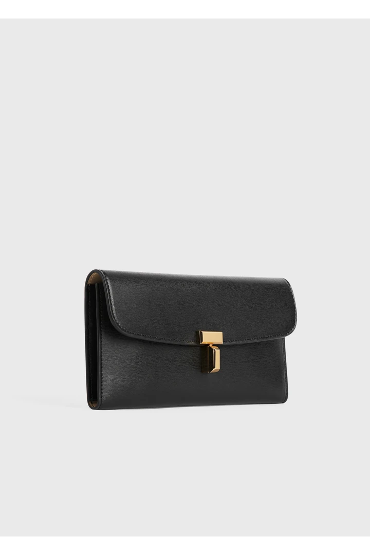 TOTEME 티-락 레더 월렛 블랙의 블랙컬러 4번쨰 이미지입니다.