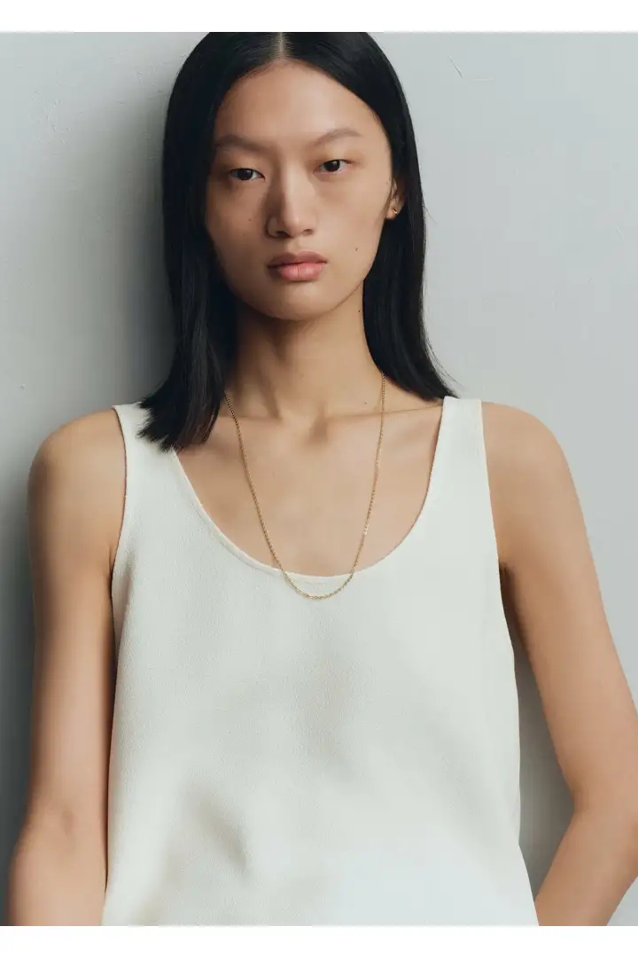 TOTEME 포르차티나 네크리스 18KT 골드의 골드컬러 1번쨰 이미지입니다.